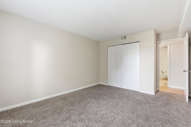 113 La Fontenay Ct, Louisville, KY 40223