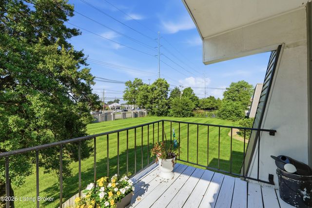 113 La Fontenay Ct, Louisville, KY 40223