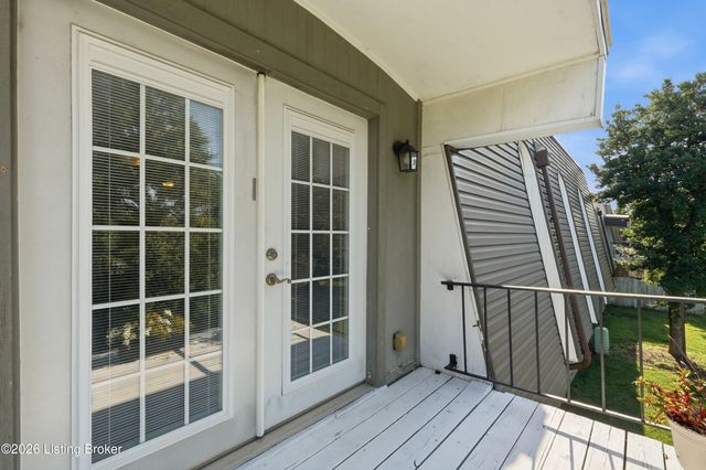 113 La Fontenay Ct, Louisville, KY 40223