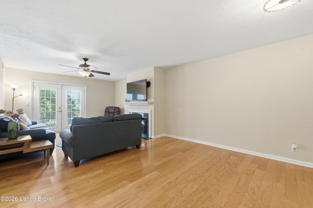 113 La Fontenay Ct, Louisville, KY 40223