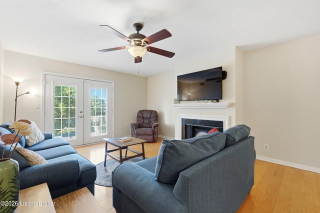 113 La Fontenay Ct, Louisville, KY 40223