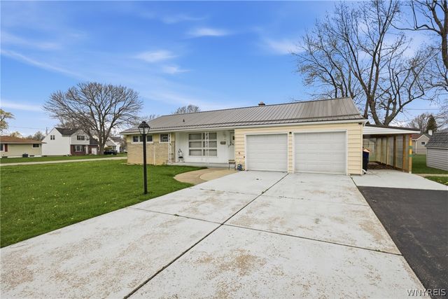 2820 Bell Drive, Hamburg, NY 14075