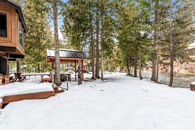 2304 Pine Tree Lane, Leavenworth, WA 98826