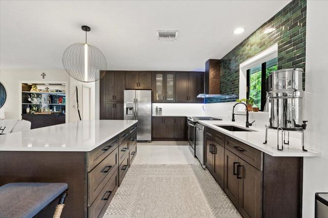 2611 SE 21 Street, Fort Lauderdale, FL 33316