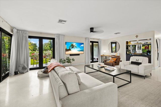 2611 SE 21 Street, Fort Lauderdale, FL 33316