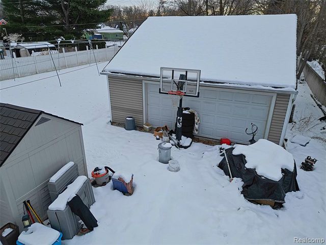 15093 Lyons Street, Livonia, MI 48154