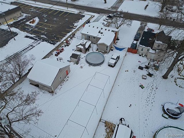 15093 Lyons Street, Livonia, MI 48154