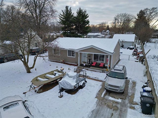 15093 Lyons Street, Livonia, MI 48154