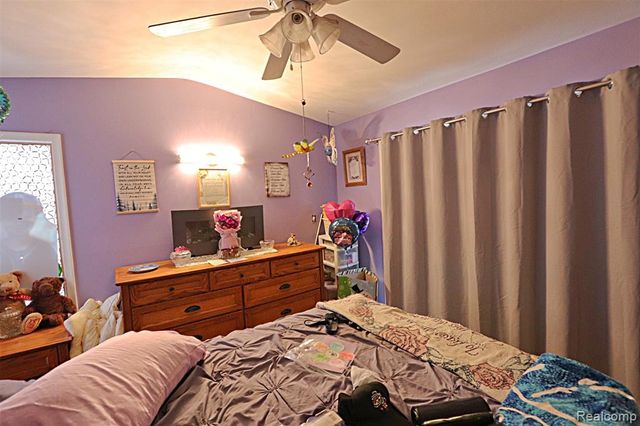 15093 Lyons Street, Livonia, MI 48154