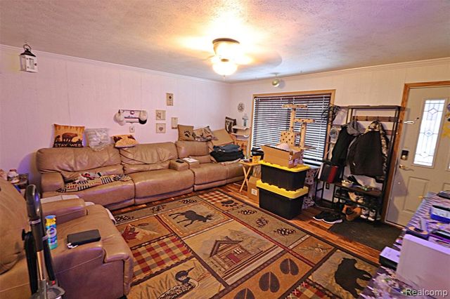 15093 Lyons Street, Livonia, MI 48154