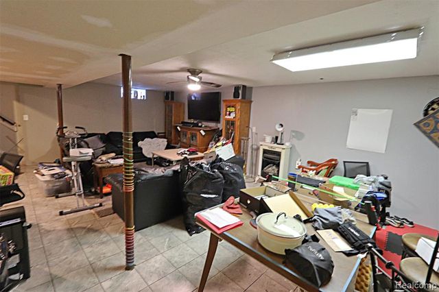 15093 Lyons Street, Livonia, MI 48154