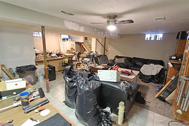 15093 Lyons Street, Livonia, MI 48154