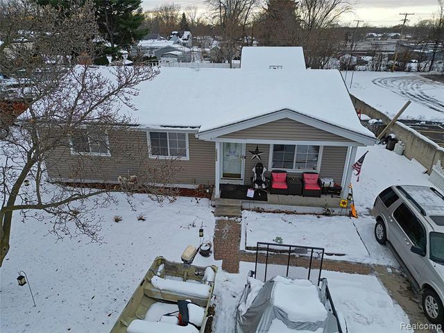 15093 Lyons Street, Livonia, MI 48154