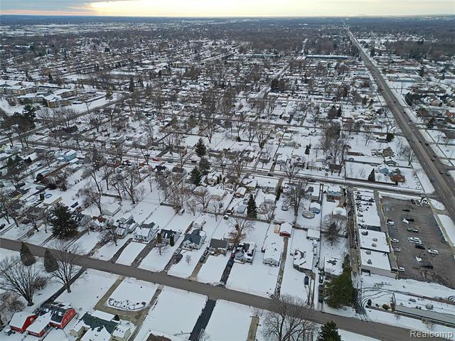 15093 Lyons Street, Livonia, MI 48154