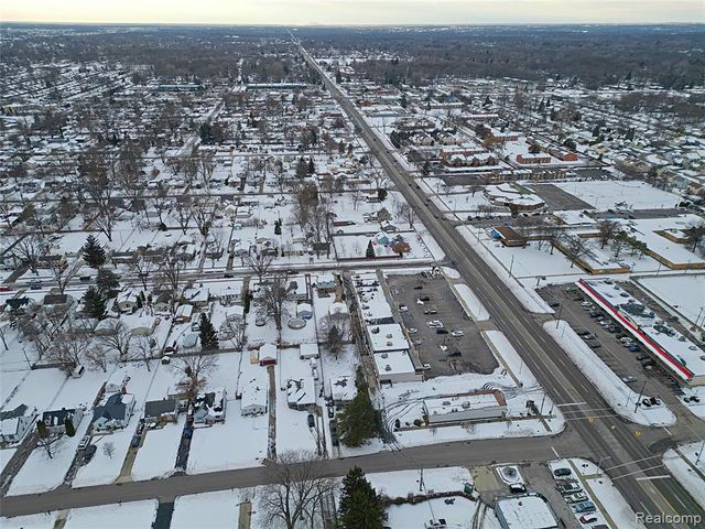 15093 Lyons Street, Livonia, MI 48154