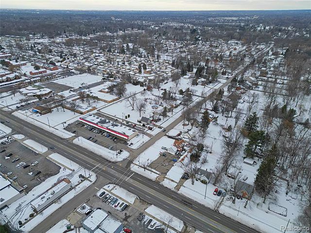 15093 Lyons Street, Livonia, MI 48154