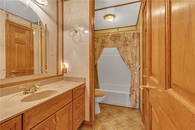 319 Bellford Ct, Cranberry Twp, PA 16066