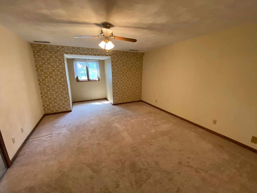 Image 14 of property listing at 1924 Zion Hill Road, Centralia, IL 62801