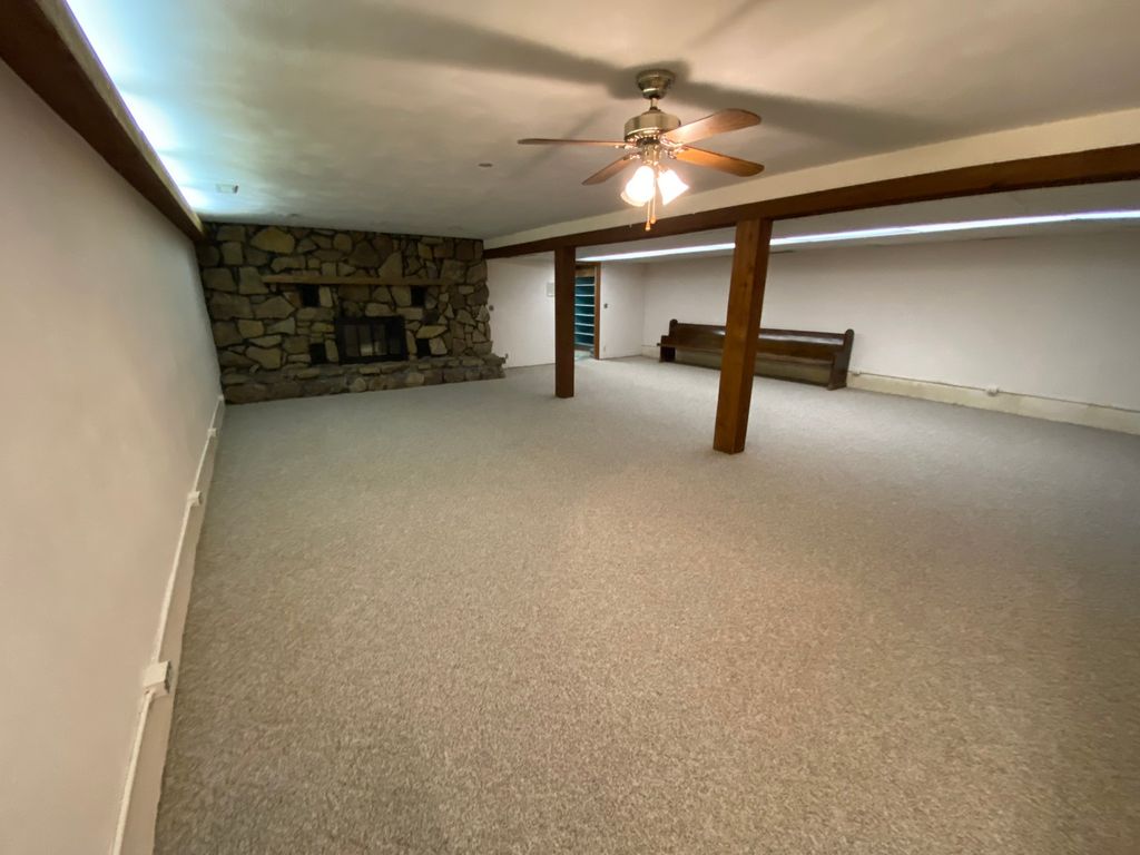 Image 17 of property listing at 1924 Zion Hill Road, Centralia, IL 62801