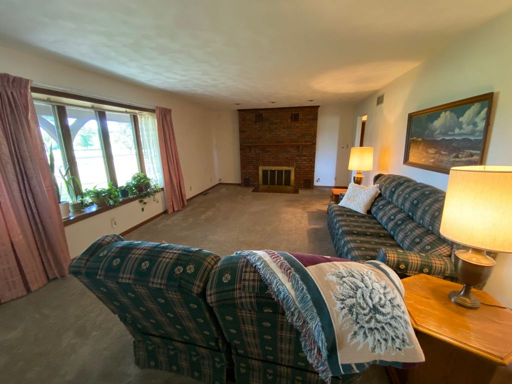 Image 3 of property listing at 1924 Zion Hill Road, Centralia, IL 62801