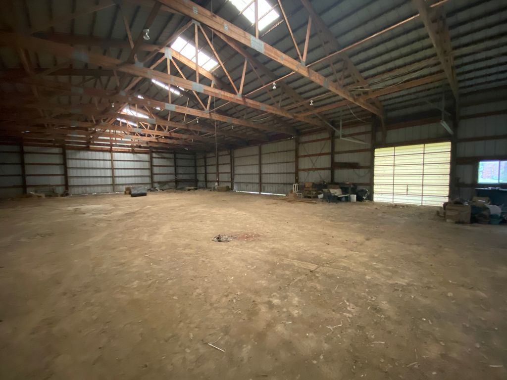 Image 23 of property listing at 1924 Zion Hill Road, Centralia, IL 62801