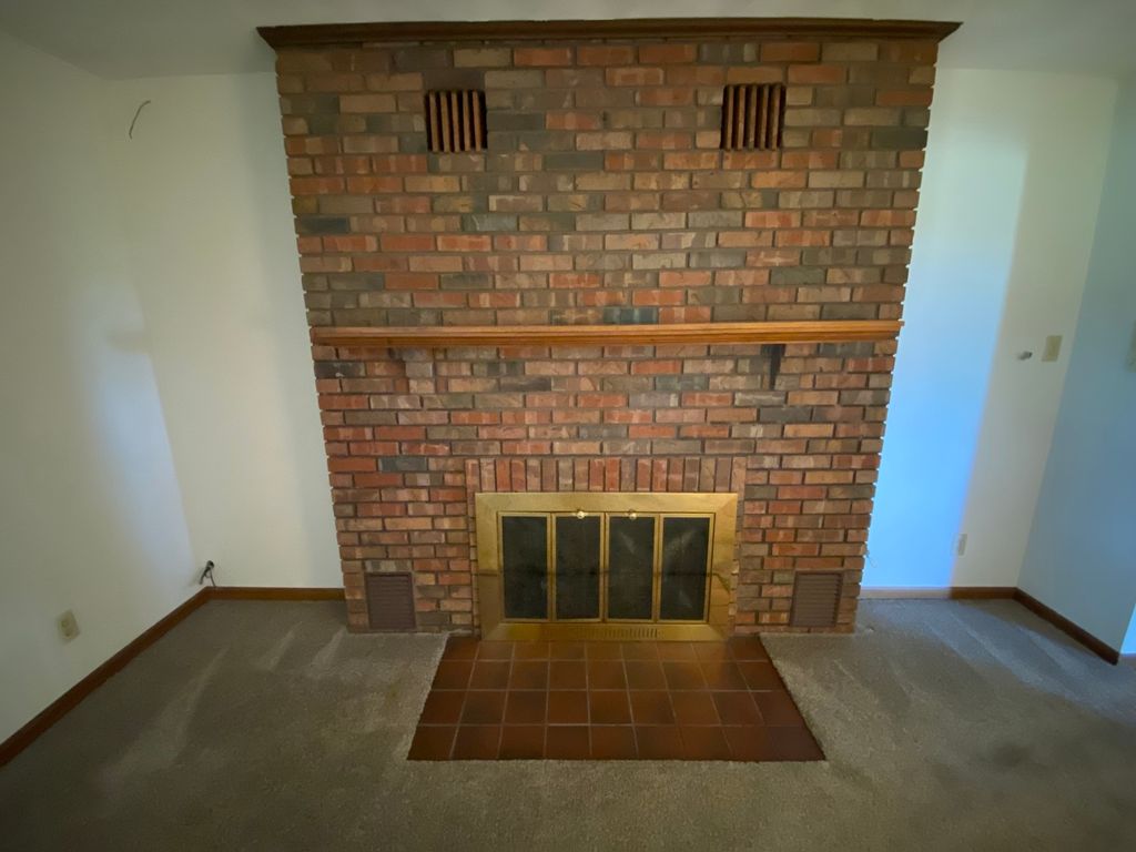 Image 4 of property listing at 1924 Zion Hill Road, Centralia, IL 62801