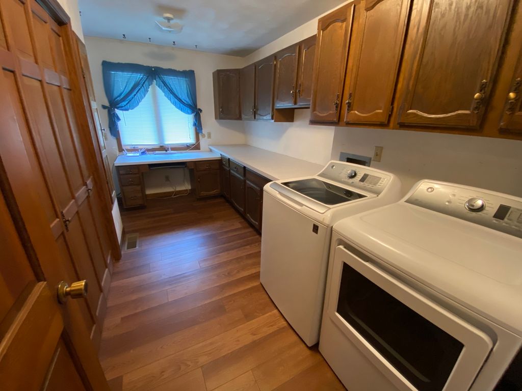 Image 10 of property listing at 1924 Zion Hill Road, Centralia, IL 62801