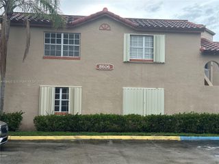 8606 SW 3rd St 201, Pembroke Pines, FL 33025