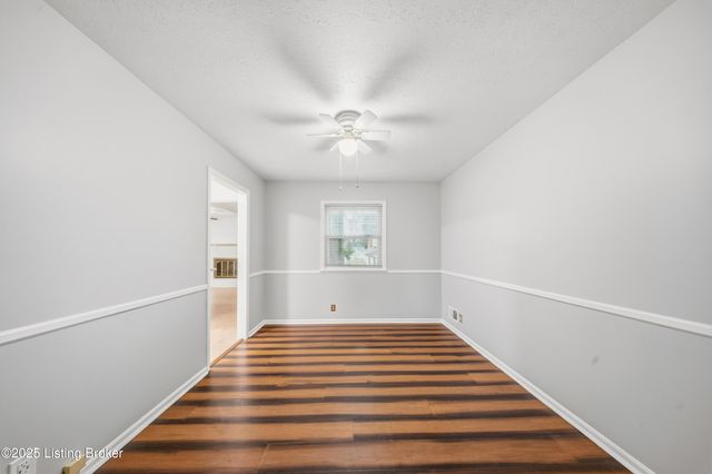 6802 Chepstow Ct, Louisville, KY 40207