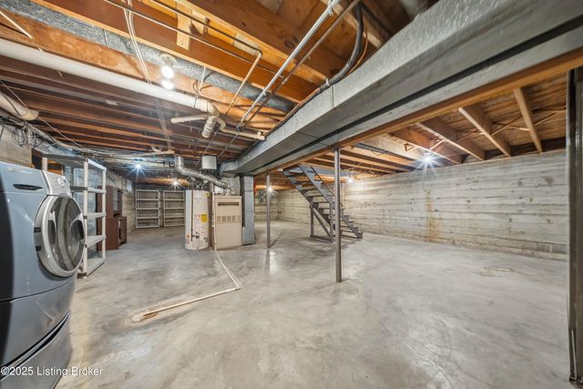 6802 Chepstow Ct, Louisville, KY 40207