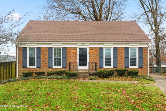6802 Chepstow Ct, Louisville, KY 40207