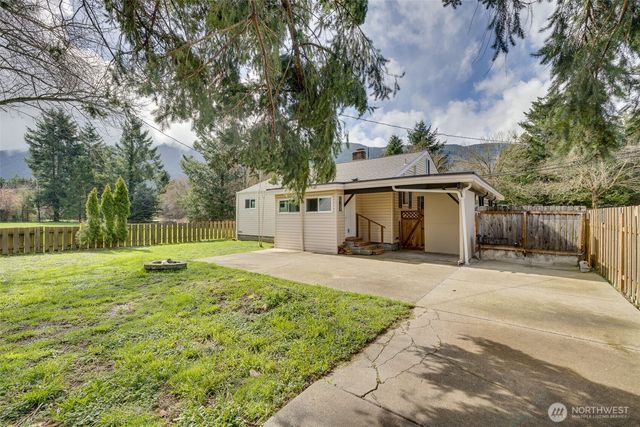 12316 412th Avenue SE, North Bend, WA 98045