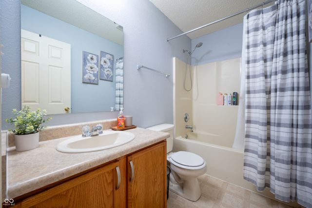 3415 Parkview Drive, Columbus, IN 47201