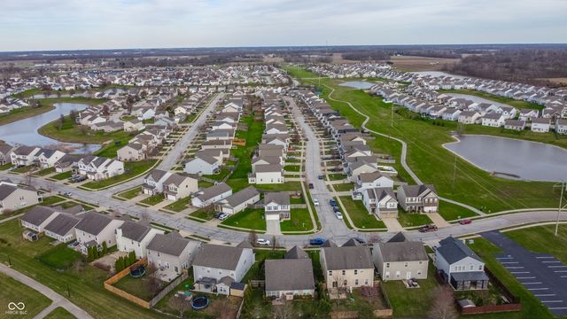 3415 Parkview Drive, Columbus, IN 47201