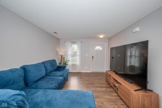 3415 Parkview Drive, Columbus, IN 47201