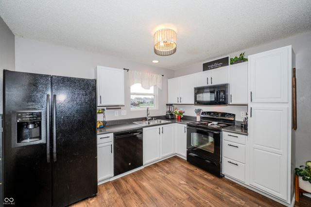 3415 Parkview Drive, Columbus, IN 47201