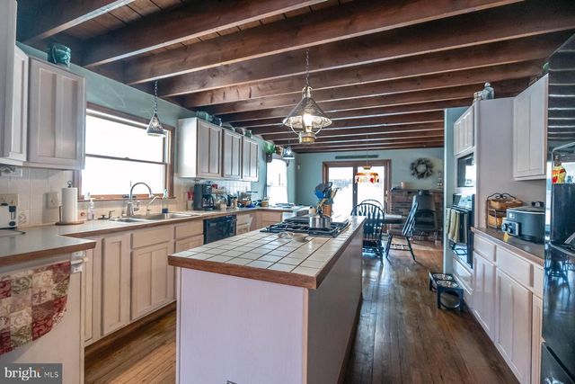 580 FOREST GROVE RD, Vineland, NJ 08360