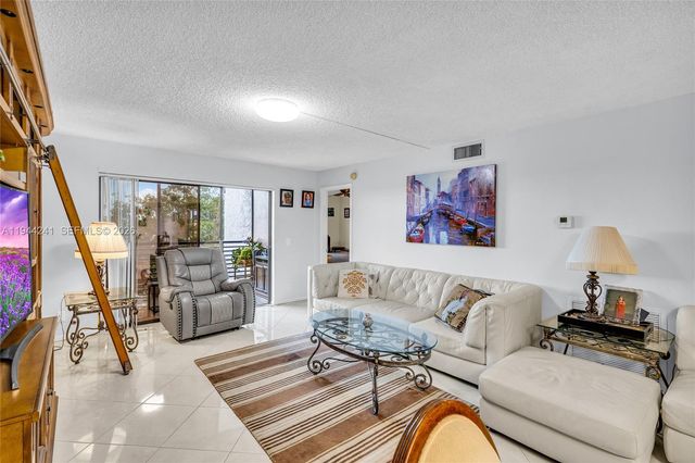 2981 N Nob Hill Road 406, Sunrise, FL 33322