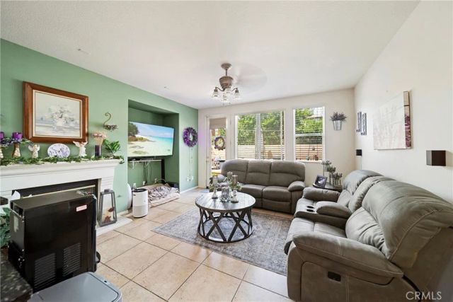 19339 Sidani Lane, Saugus, CA 91350