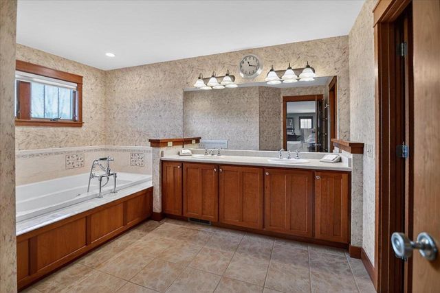 2 Coyote Court, Madison, WI 53717