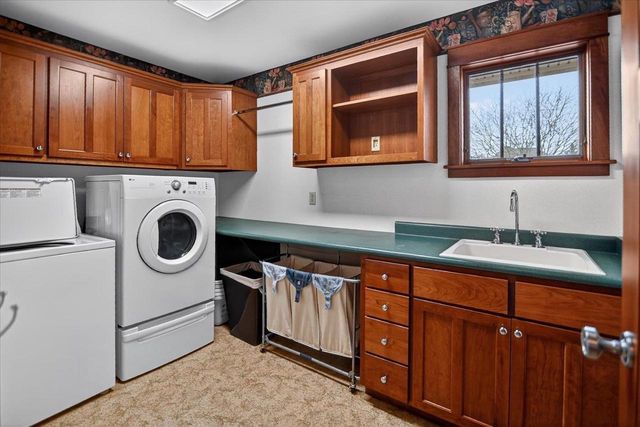 2 Coyote Court, Madison, WI 53717