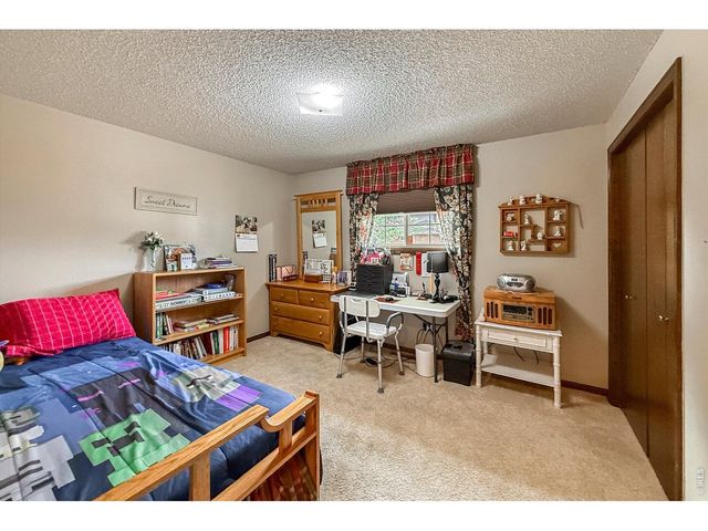 2806 Lake Park Way, Longmont, CO 80503