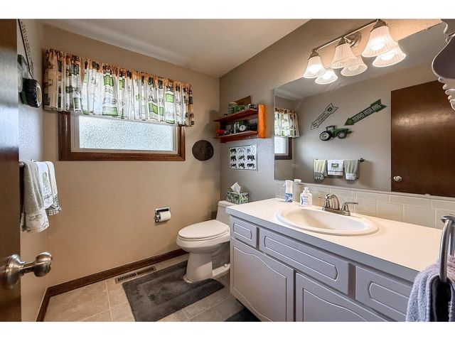 2806 Lake Park Way, Longmont, CO 80503