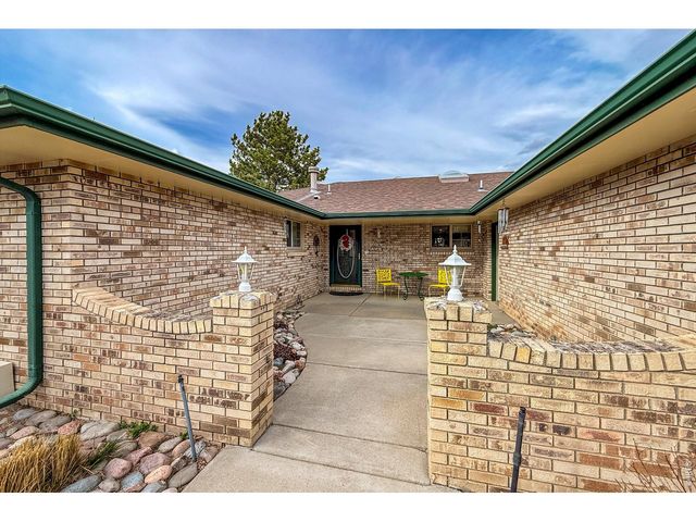 2806 Lake Park Way, Longmont, CO 80503