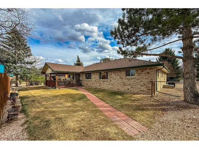 2806 Lake Park Way, Longmont, CO 80503