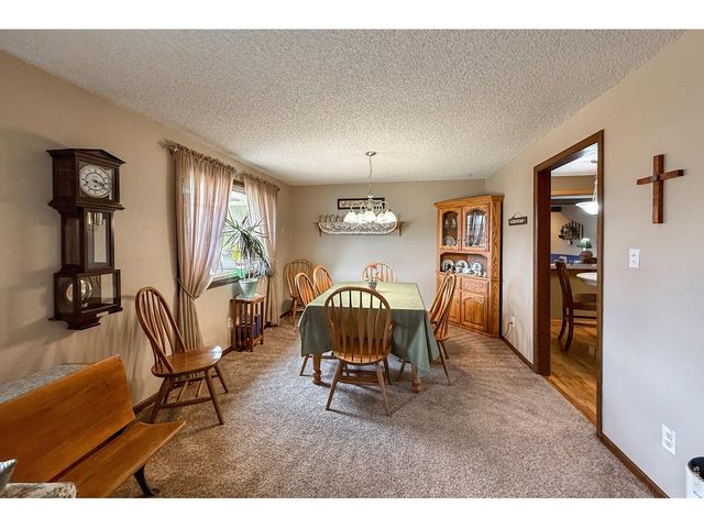 2806 Lake Park Way, Longmont, CO 80503