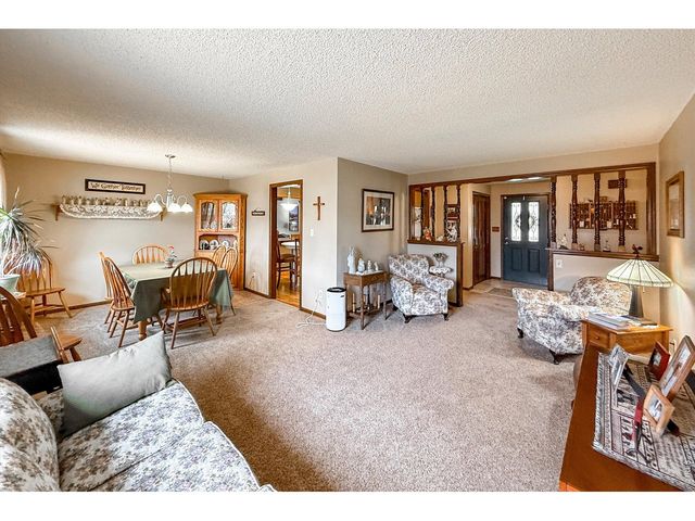 2806 Lake Park Way, Longmont, CO 80503
