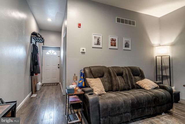 116 S FELLOWSHIP RD, Maple Shade, NJ 08052