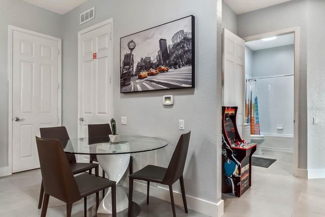 5049 SHOREWAY LOOP 40601, Orlando, FL 32819