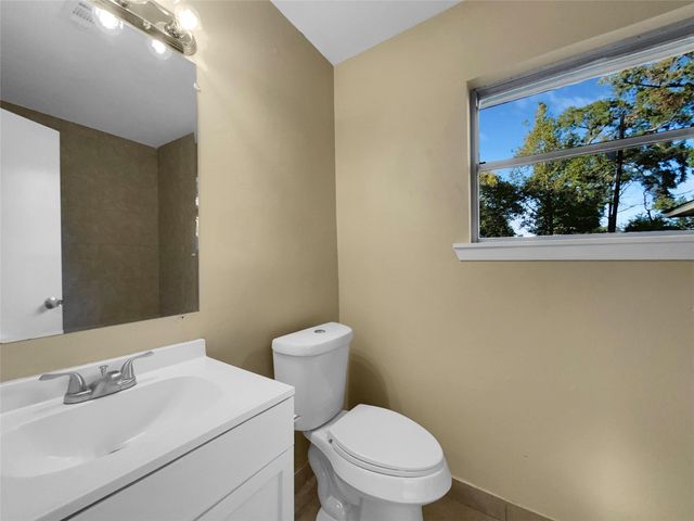 1000 Crescent Boulevard, Cleveland, TX 77327